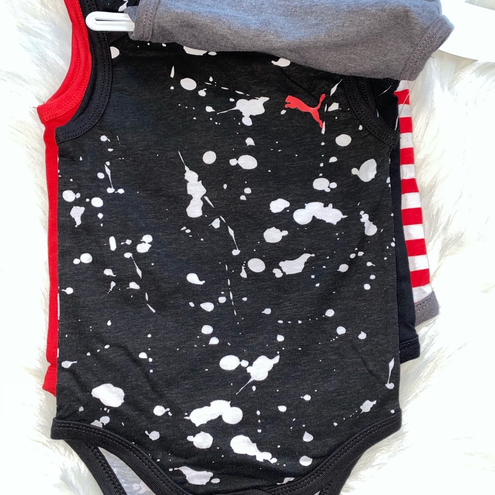 New 5 pack Puma Onesies - Picture 4 of 6